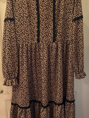 Brown Dress with Cream Floral Print and Black Trim. Size L but fits like M.
